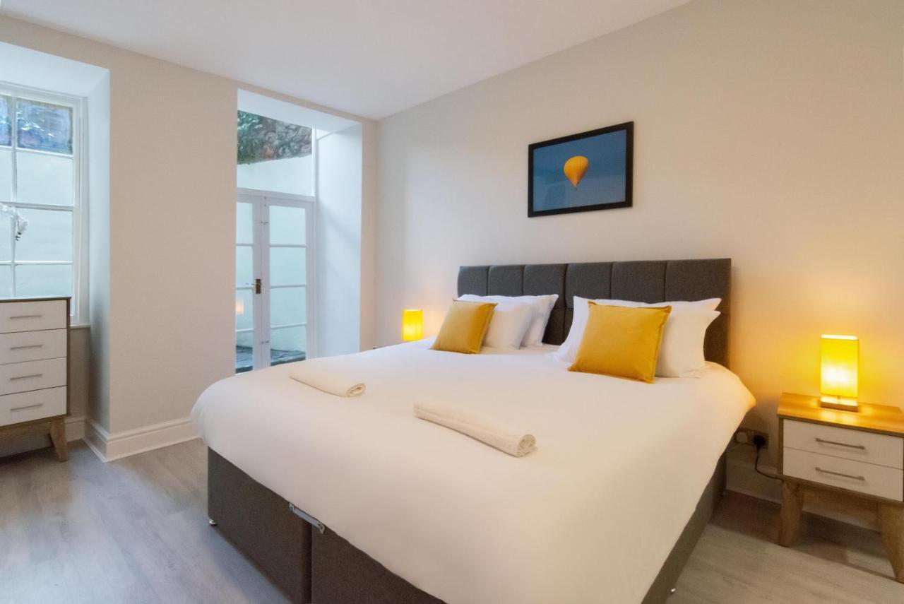 Free Parking! Very Large 2 Bedroom Clifton Flat Бристоль Экстерьер фото