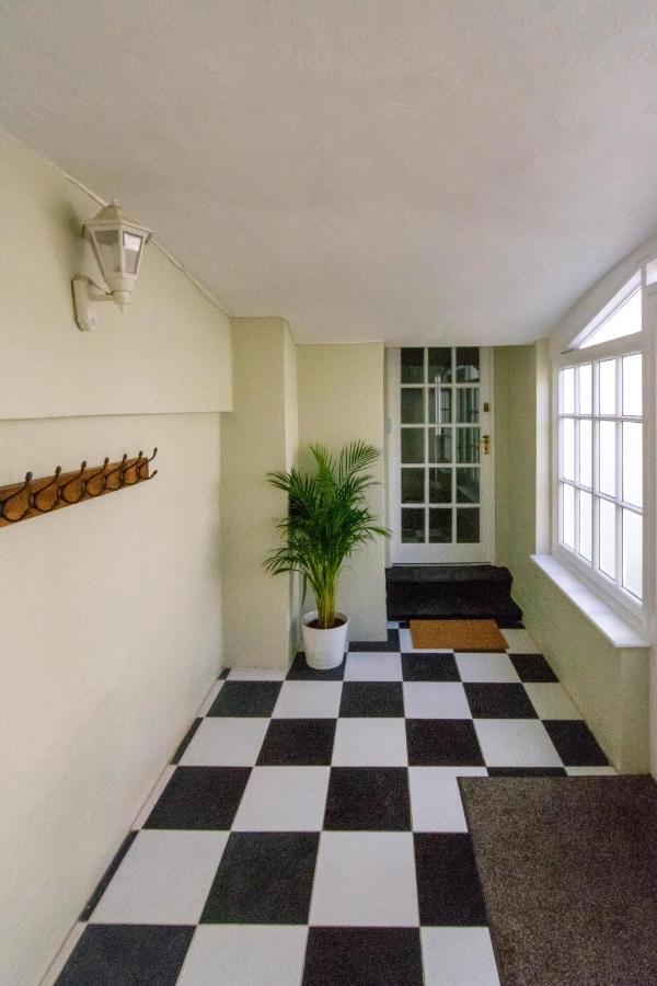 Free Parking! Very Large 2 Bedroom Clifton Flat Бристоль Экстерьер фото